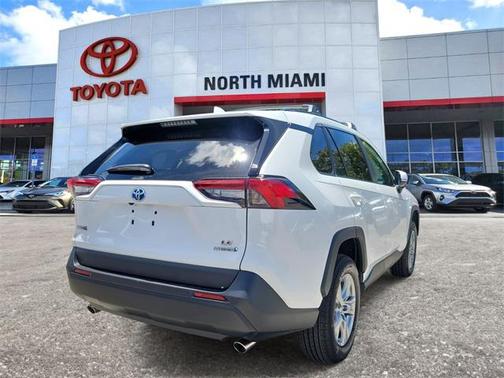 2024 Toyota RAV4 Hybrid LE