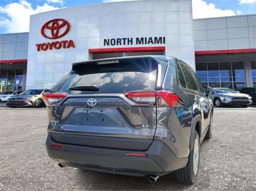 2023 Toyota RAV4 LE