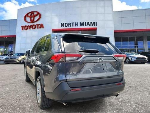 2023 Toyota RAV4 LE