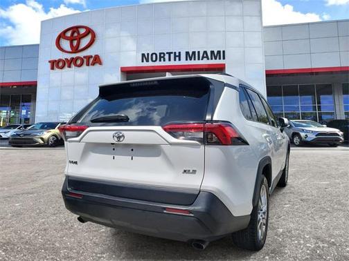 2020 Toyota RAV4 XLE Premium