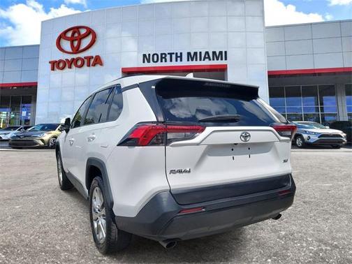 2020 Toyota RAV4 XLE Premium