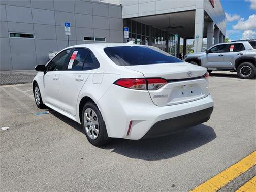 2025 Toyota Corolla LE