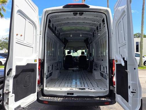 2022 Ford Transit-250 Base