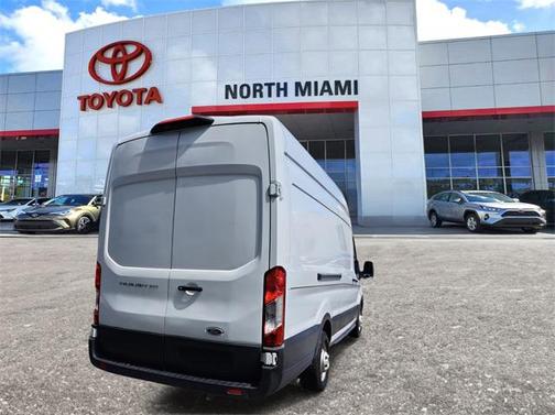 2022 Ford Transit-250 Base