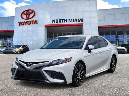 2024 Toyota Camry SE