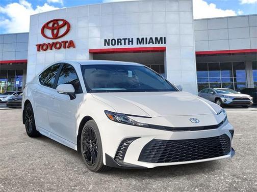 2025 Toyota Camry SE