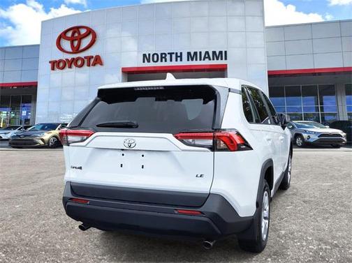 2024 Toyota RAV4 LE