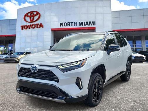 2023 Toyota RAV4 Hybrid SE