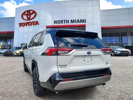 2023 Toyota RAV4 Hybrid SE