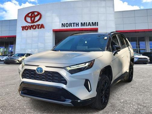 2023 Toyota RAV4 Hybrid SE