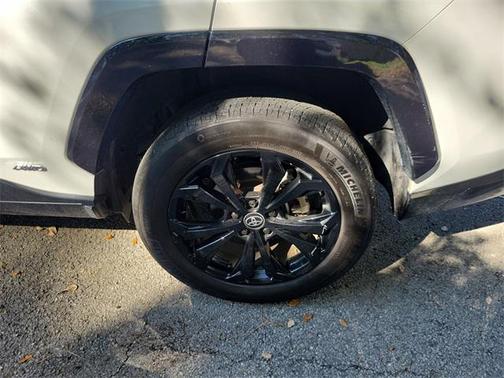 2023 Toyota RAV4 Hybrid SE