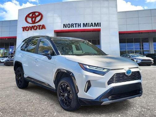 2023 Toyota RAV4 Hybrid SE
