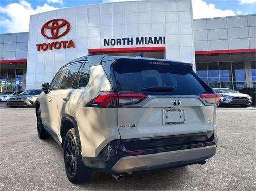 2023 Toyota RAV4 Hybrid SE