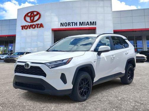 Ice Cap 2024 Toyota RAV4 XLE