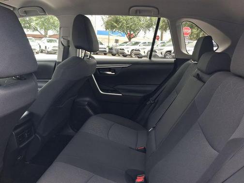Ice Cap 2024 Toyota RAV4 XLE