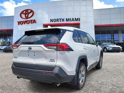 2024 Toyota RAV4 Hybrid XLE