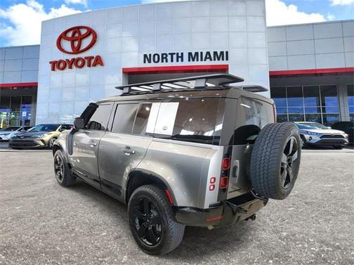 2024 Land Rover Defender 110 P400 X-Dynamic SE