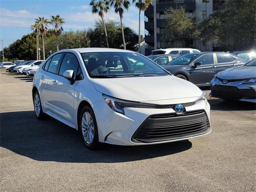 2025 Toyota Corolla Hybrid LE