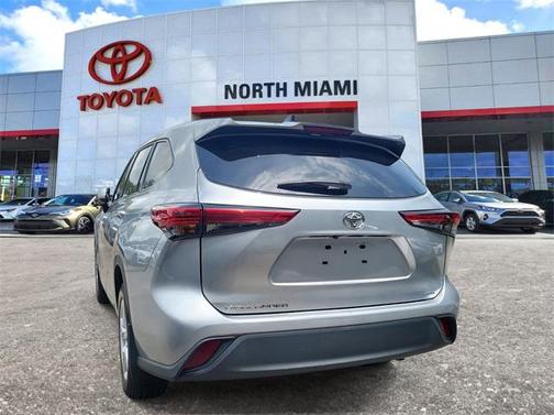 2022 Toyota Highlander L