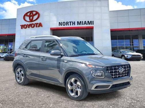 Ecotronic Gray 2025 Hyundai VENUE SEL