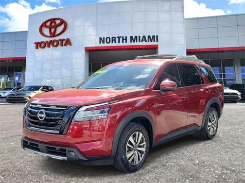 2022 Nissan Pathfinder SL 2WD