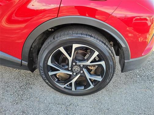 2021 Toyota C-HR XLE