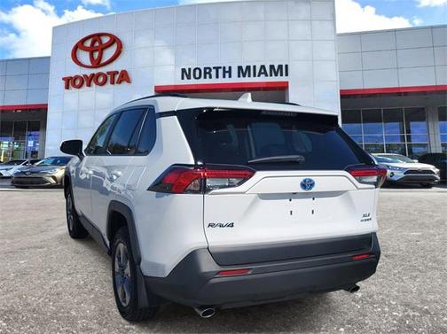 2024 Toyota RAV4 Hybrid XLE