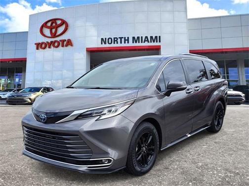 2022 Toyota Sienna Limited 7-Passenger