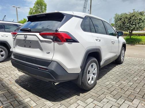 2025 Toyota RAV4 LE