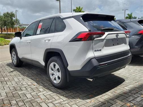 2025 Toyota RAV4 LE
