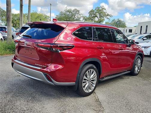 2025 Toyota Highlander Platinum