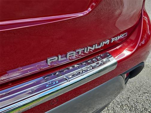 2025 Toyota Highlander Platinum
