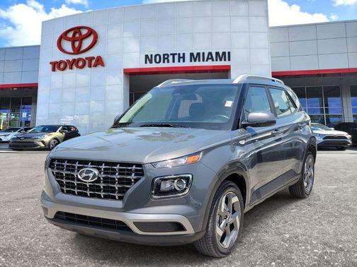 Ecotronic Gray 2025 Hyundai VENUE SEL