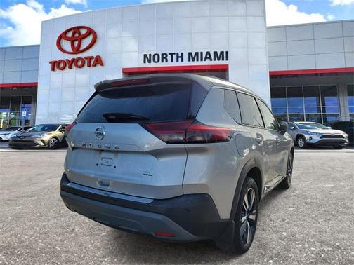 2021 Nissan Rogue SL