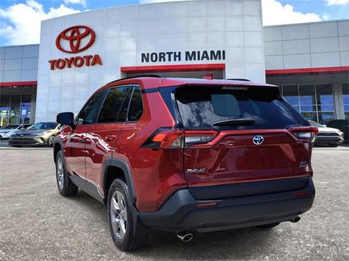 2022 Toyota RAV4 Hybrid XLE