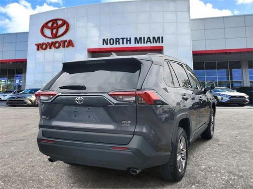 2022 Toyota RAV4 XLE
