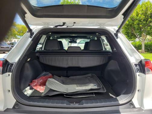 Wind Chill Pearl 2023 Toyota Corolla Hybrid SE