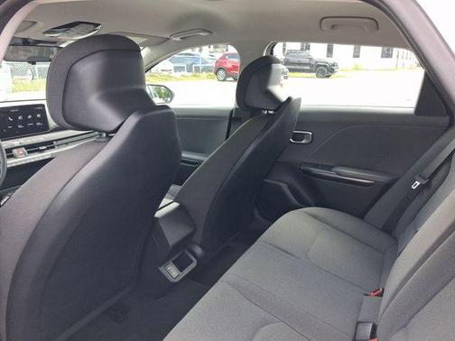 Snow White Pearl 2025 Kia K4 LXS