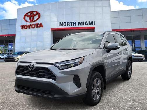 2025 Toyota RAV4 Hybrid XLE
