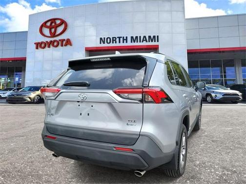 2025 Toyota RAV4 Hybrid XLE