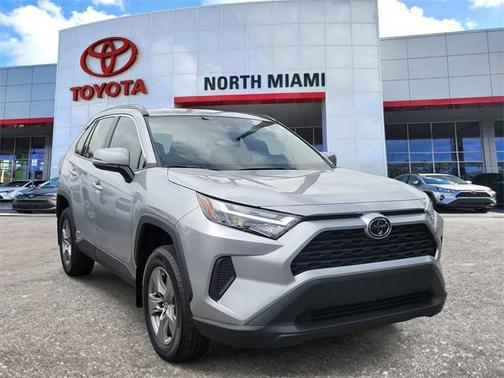 2025 Toyota RAV4 Hybrid XLE