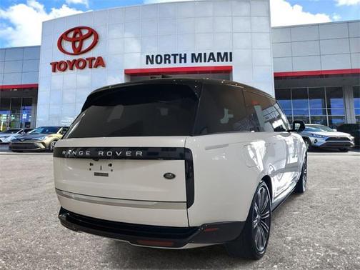 2023 Land Rover Range Rover Autobiography