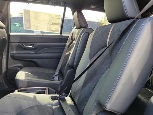 2025 Toyota Grand Highlander Hybrid Limited MAX