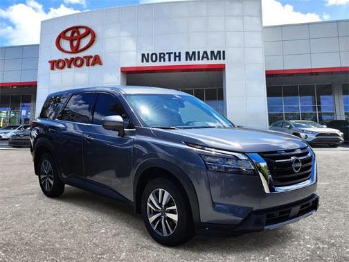 2023 Nissan Pathfinder SL 4WD