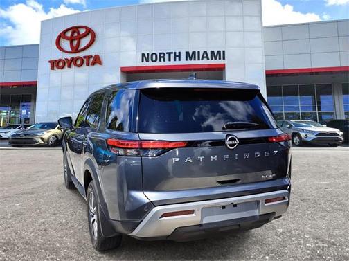 2023 Nissan Pathfinder SL 4WD