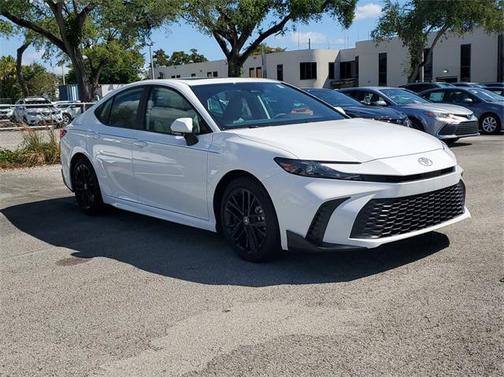 2025 Toyota Camry SE