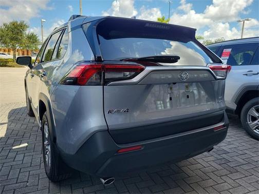 2025 Toyota RAV4 Hybrid XLE