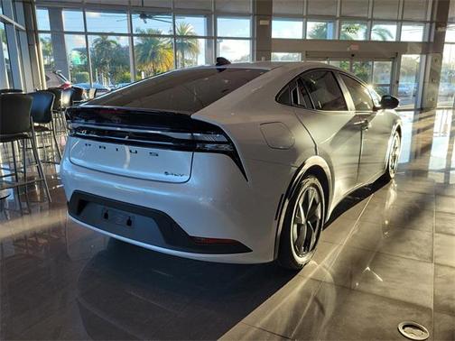 2026 Toyota Prius Plug-In Hybrid SE