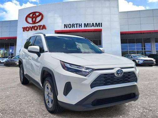 2022 Toyota RAV4 Hybrid XLE