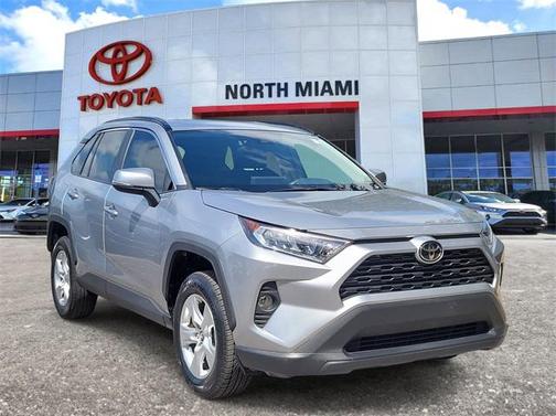 2020 Toyota RAV4 XLE